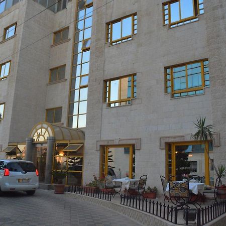 Capri Hotel Suites Amman Eksteriør billede